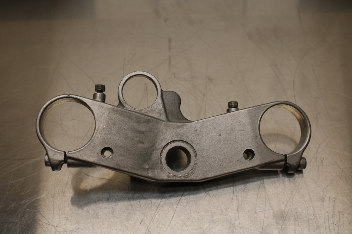 96 YAMAHA YZF750R FORKS UPPER TRIPLE TREE CLAMP BB137