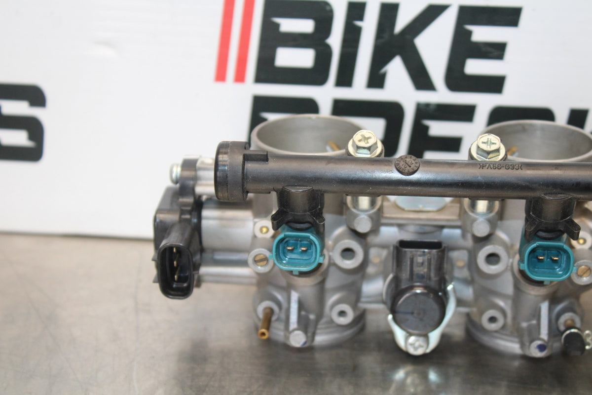 23-24 YAMAHA MT-07 MAIN FUEL INJECTORS / THROTTLE BODIES BB194
