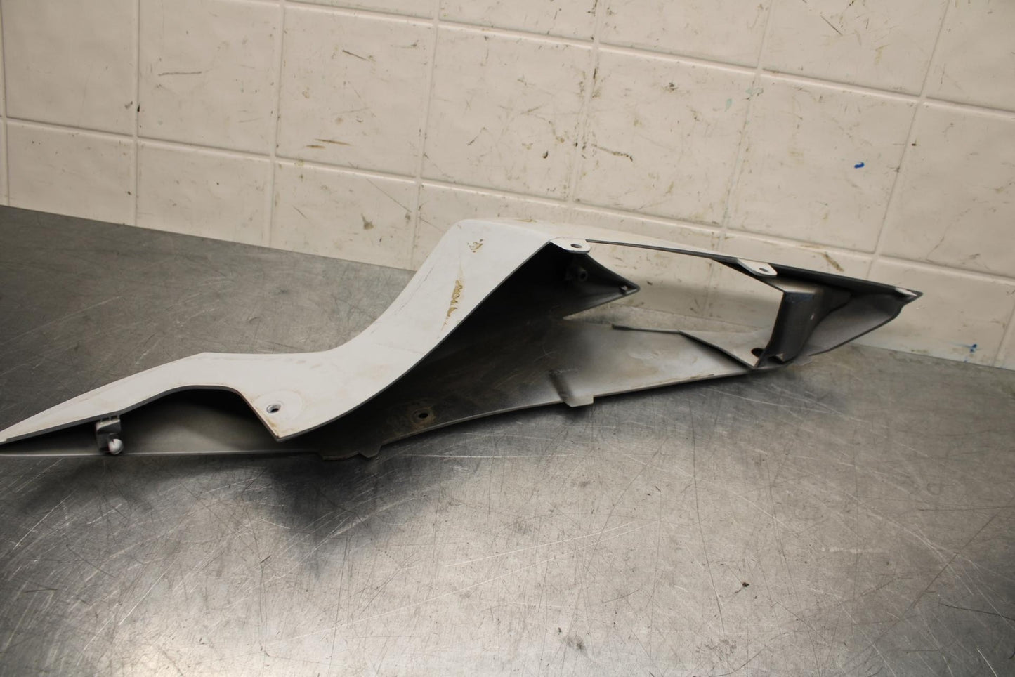 2015 Suzuki GSXR750 RIGHT REAR BACK TAIL FAIRING COWL SHROUD BB595