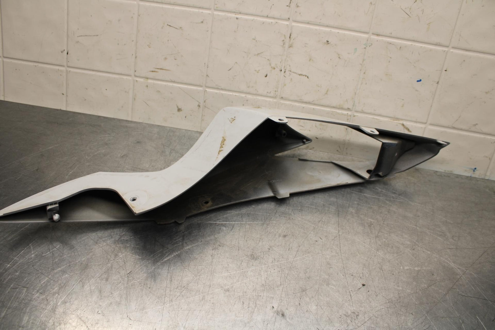 2015 Suzuki GSXR750 RIGHT REAR BACK TAIL FAIRING COWL SHROUD BB595