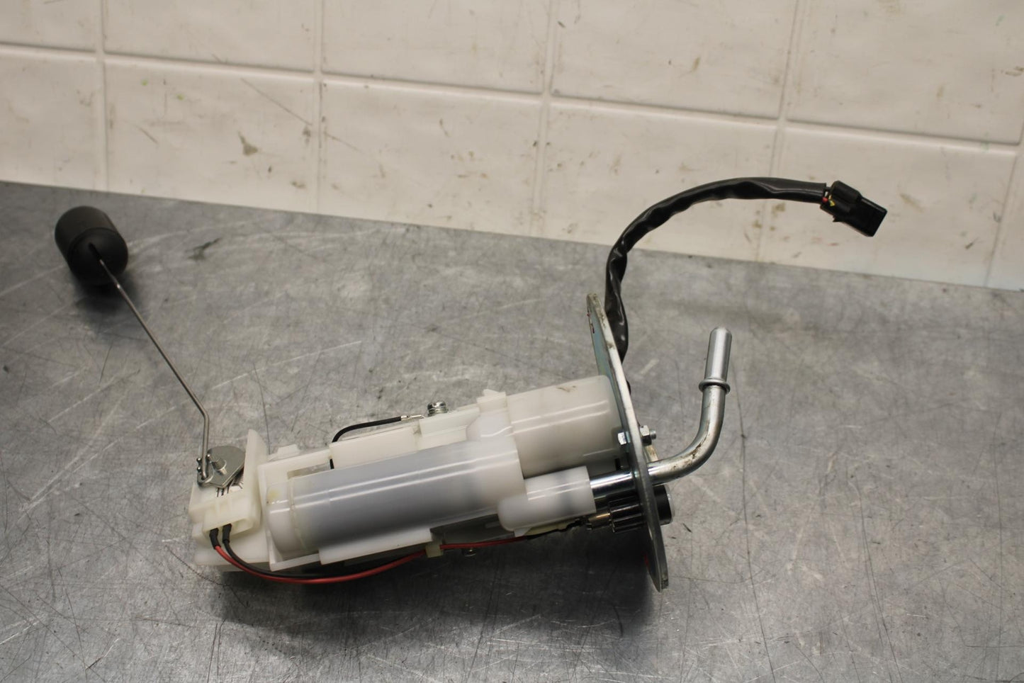 20 KAWASAKI Z400 ER400 ABS FUEL PUMP GAS PETROL SENDER UNIT BB586