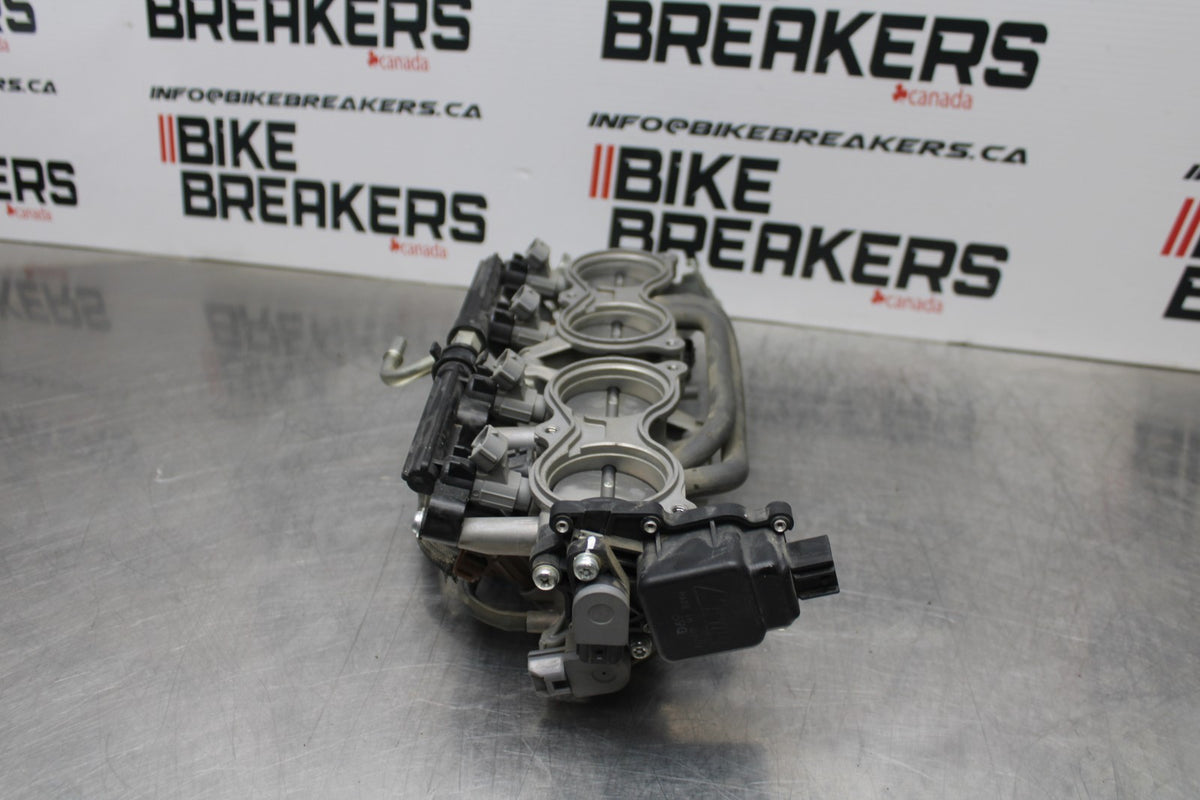 11-22 SUZUKI GSXR 600  MAIN FUEL INJECTORS / THROTTLE BODIES BB193