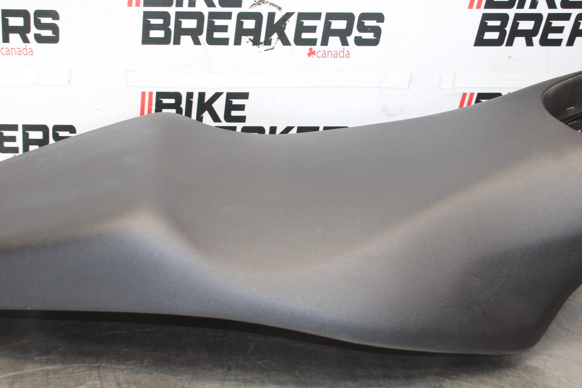 06-07 HONDA INTERCEPTOR 800 VFR800 FRONT REAR SEAT SADDLE BB917