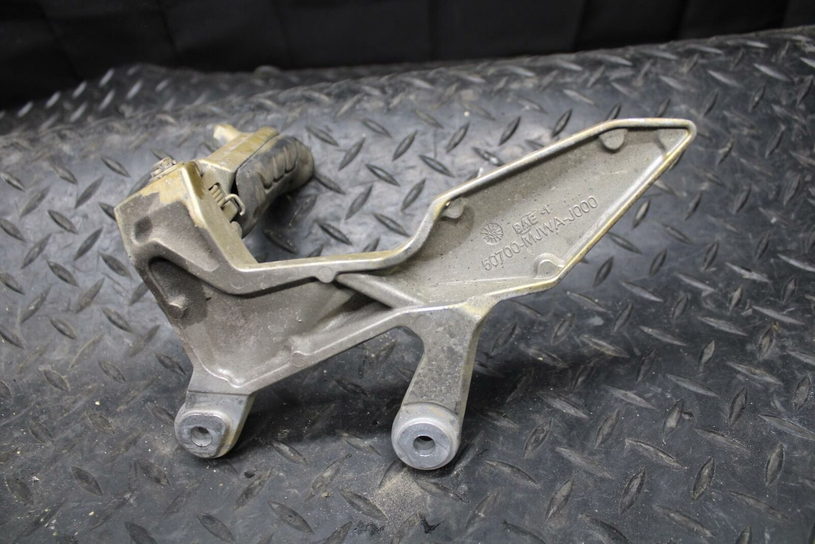 16-18 HONDA CBR500R LEFT REARSET REAR SET DRIVER FOOT PEG REST STOP BB231