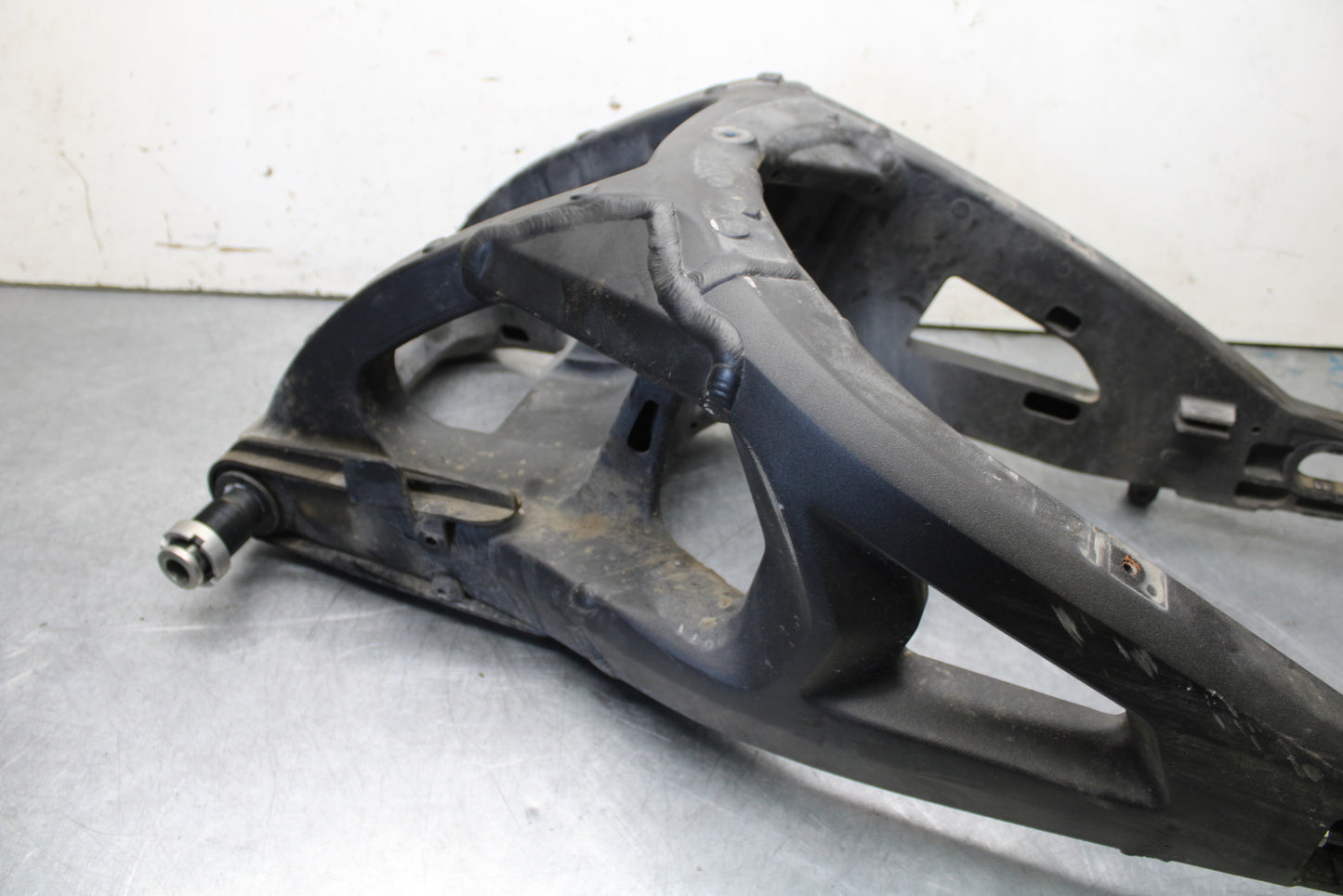 16 KAWASAKI NINJA ZX10R REAR SWINGARM BACK SUSPENSION 33001-0648 BB650