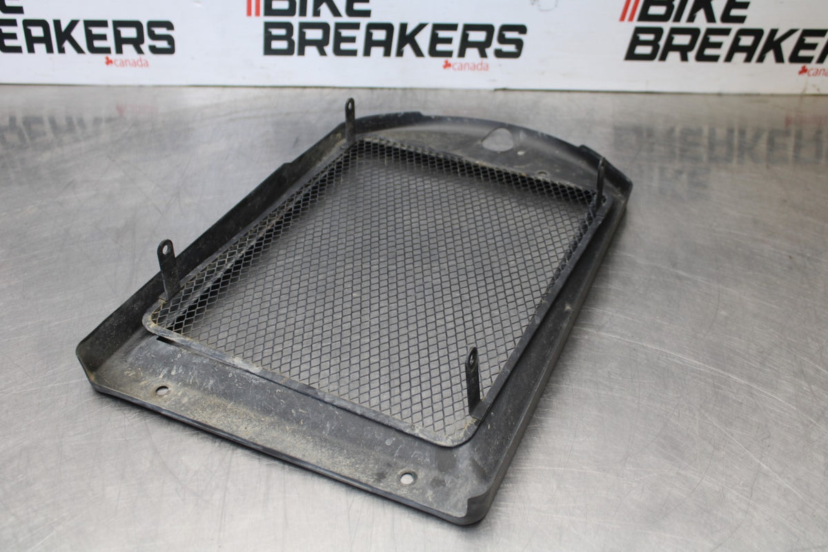 08 KAWASAKI VULCAN 1600 VN1600D NOMAD RADIATOR GRILLE GRILL SHIELD GUARD BB904