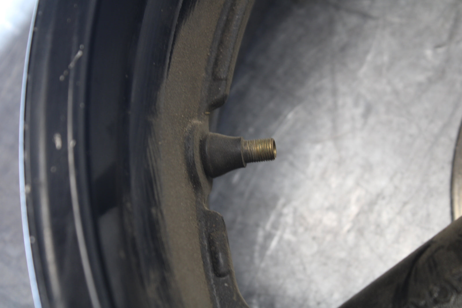 04-05 SUZUKI GSXR600 REAR WHEEL BACK RIM BB32