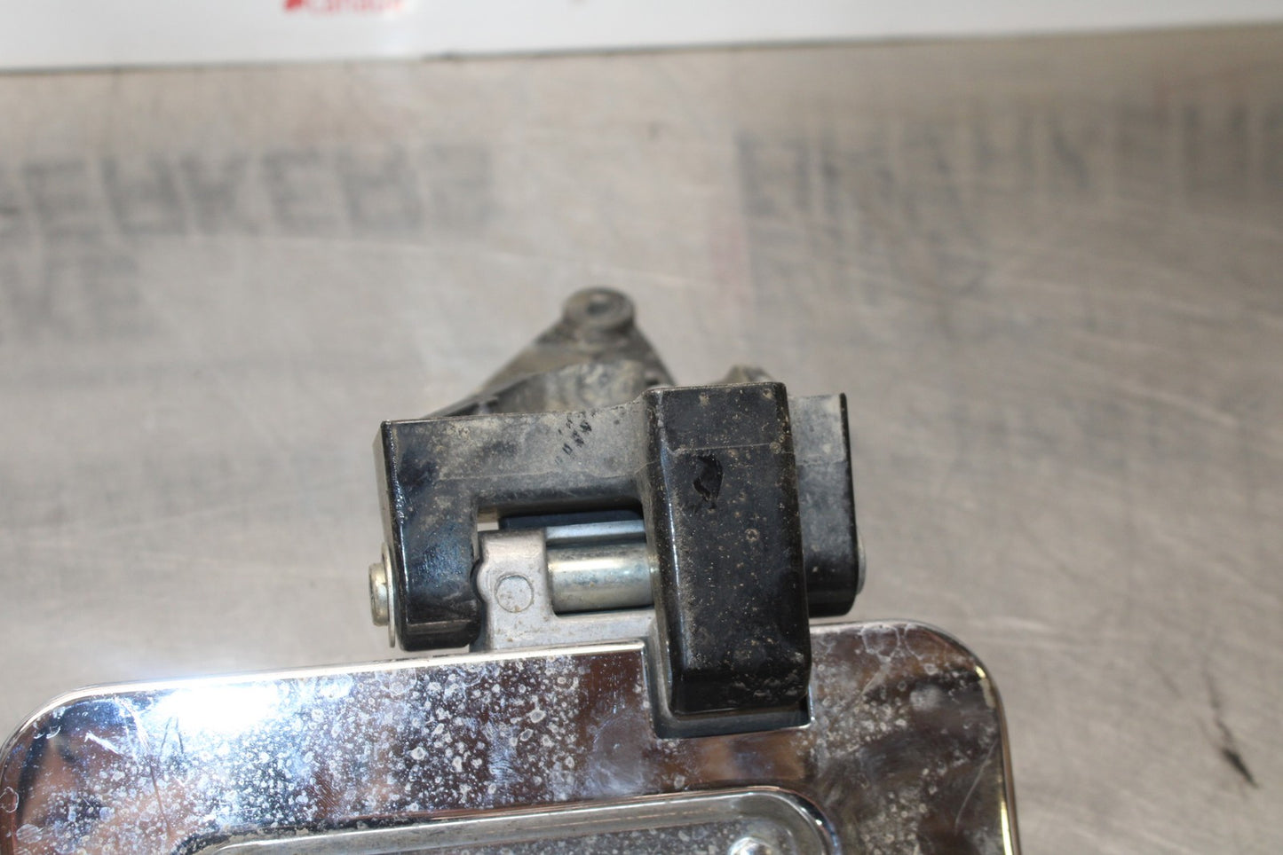 03-08 KAWASAKI VULCAN 1600 REAR PASSENGER FOOT STEP PEG SET PAIR BB196