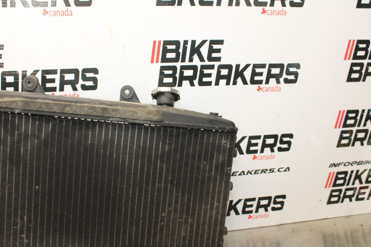 05 TRIUMPH ROCKET III ENGINE COOLER COOLING RADIATOR RADIATER BB186