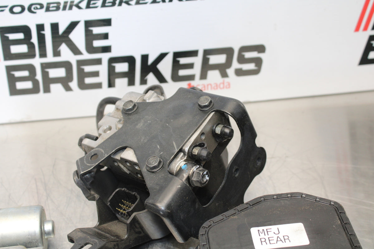 12-16 HONDA CBR1000RR FRONT REAR ABS PUMP UNIT MODULE SET BB157