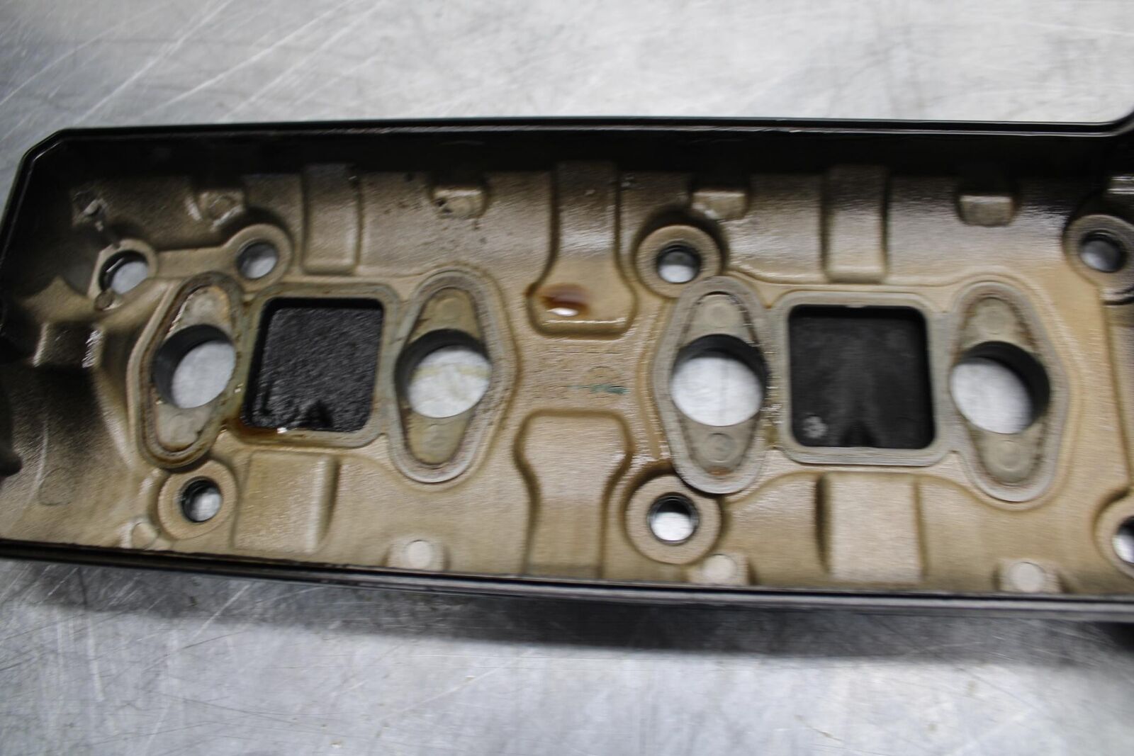04-05 SUZUKI GSXR600 ENGINE TOP END CYLINDER HEAD COVER 11171-29G00 BB329