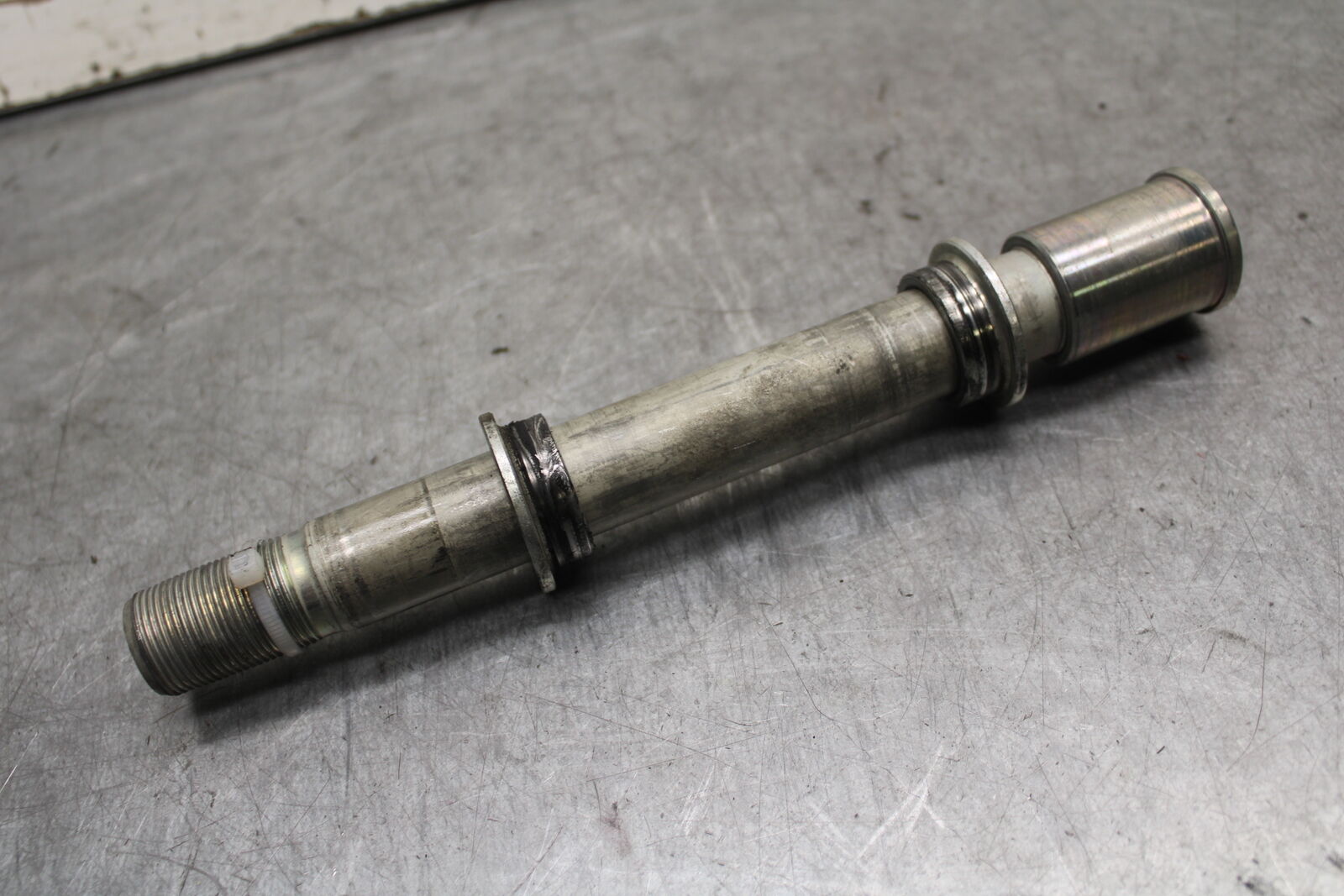 13-18 KAWASAKI NINJA ZX6R FRONT WHEEL RIM AXLE PIVOT BOLT 41068-0595 BB666