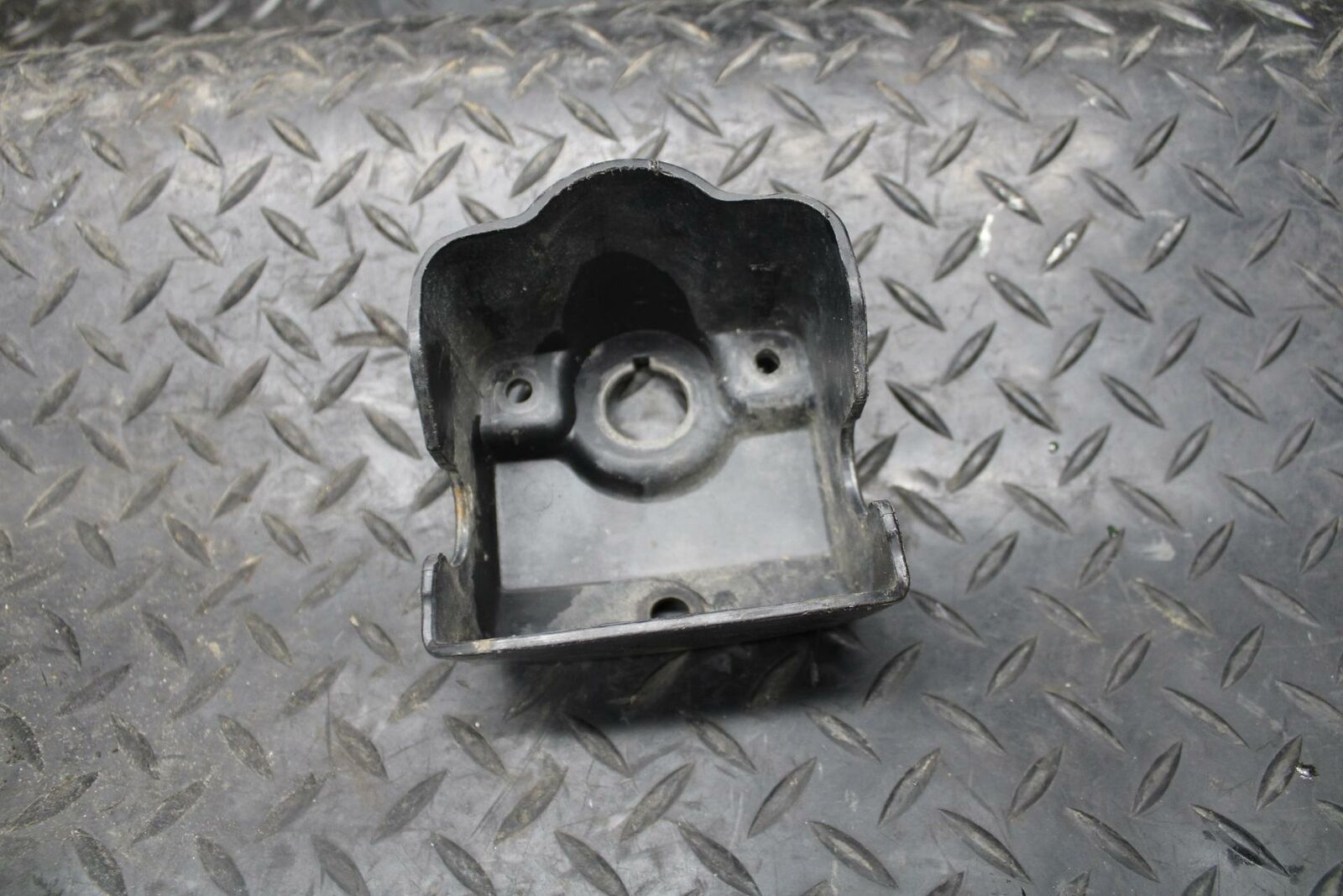 2004 Yamaha Banshee 350 YFZ350 IGNITION TRIM PANEL COVER BB232