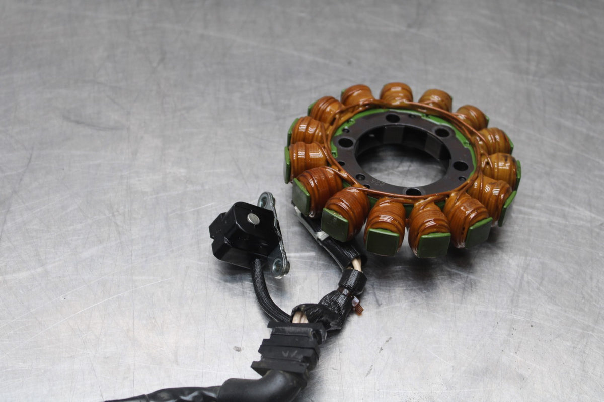 18 YAMAHA YZF R1  STATOR GENERATOR ALTERNATOR MAGNETO BB838