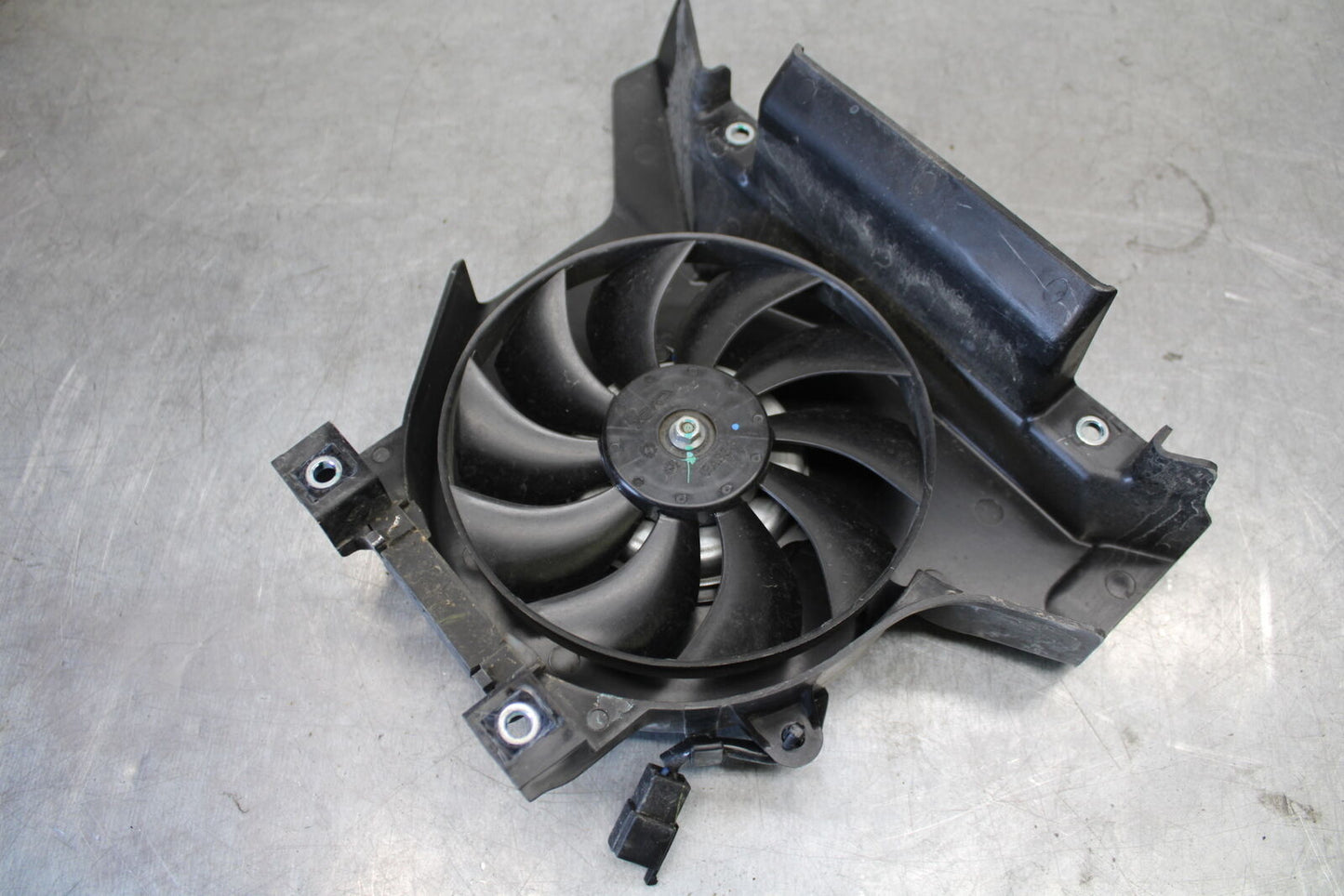 18-23 KAWASAKI NINJA 400 ENGINE RADIATOR COOLING FAN BB679