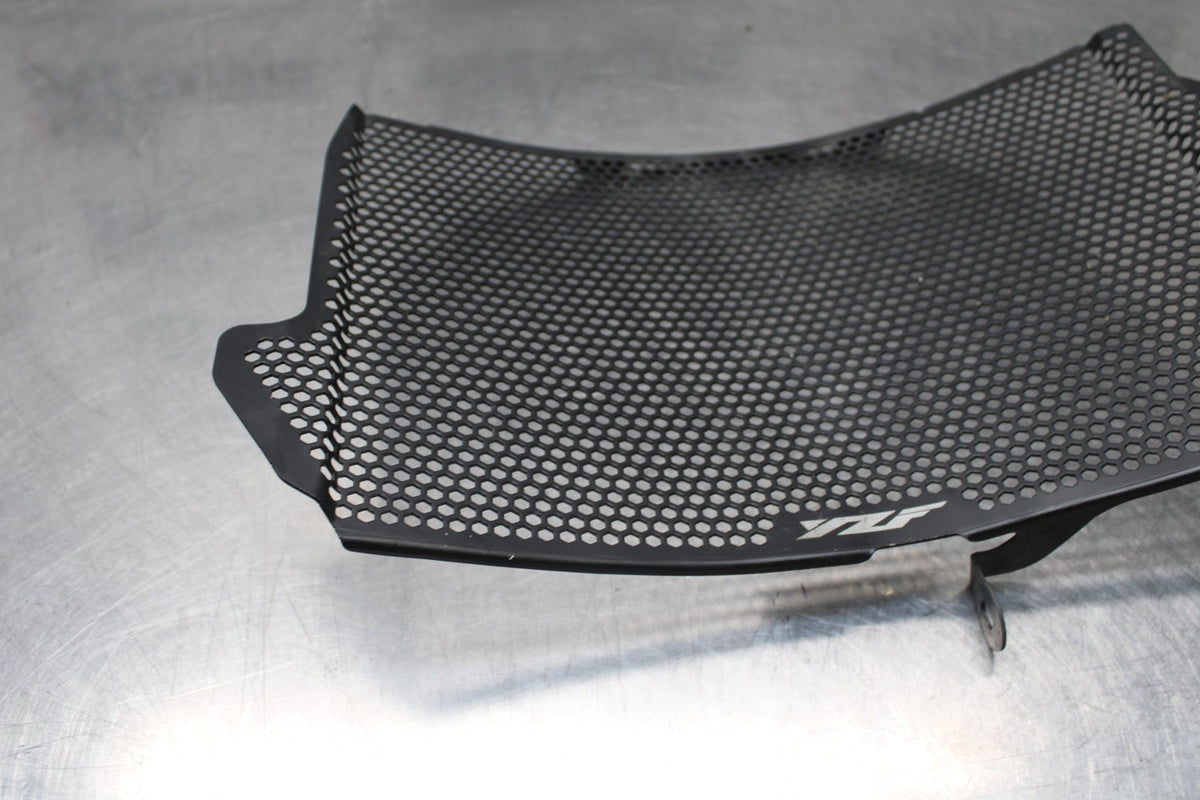 18 YAMAHA YZF R1 ENGINE RADIATOR MOTOR COOLER COVER GUARD BB838