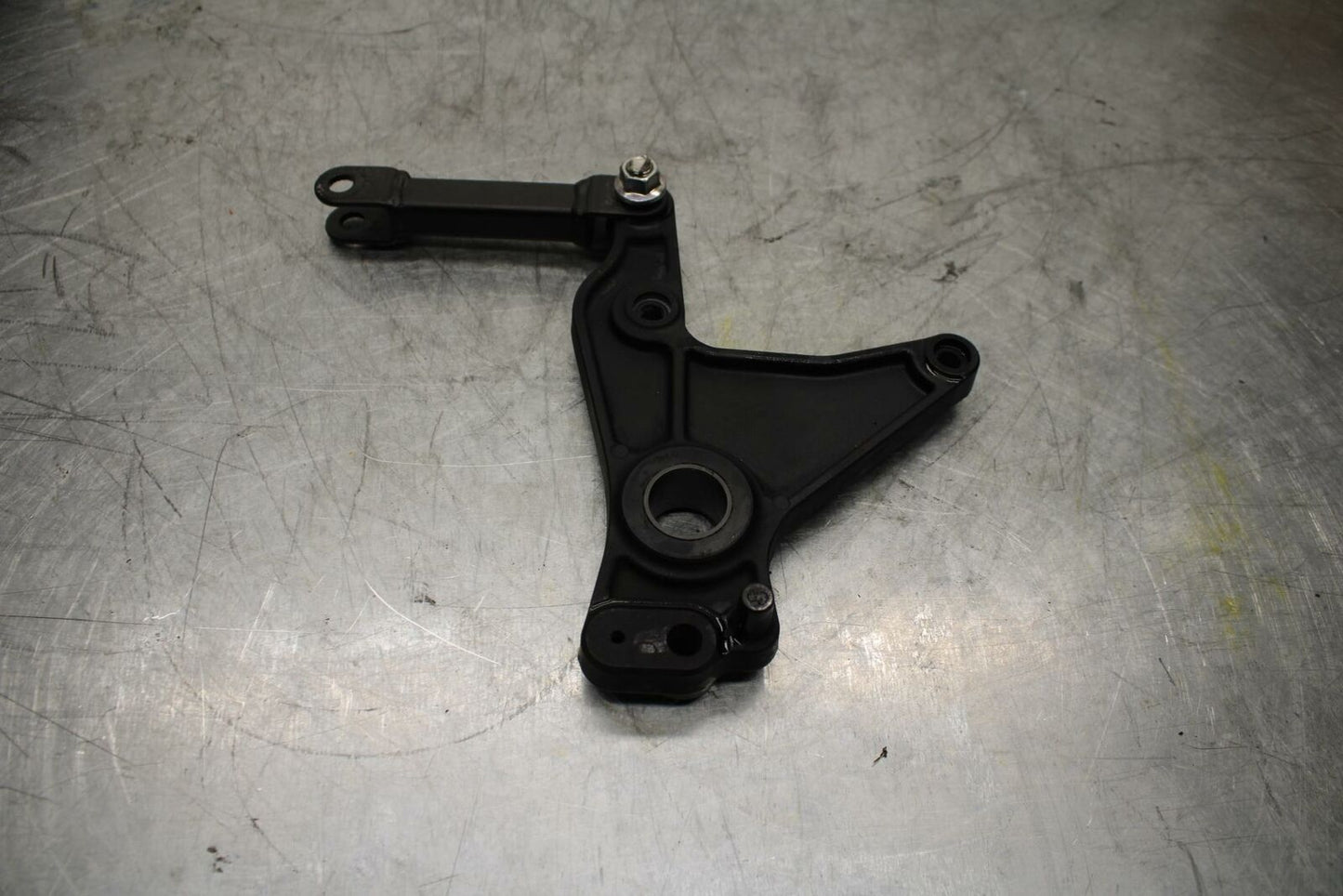 10-13 KAWASAKI Z1000 REAR BRAKE CALIPER HANGER BACK MOUNTING BRACKET  BB421