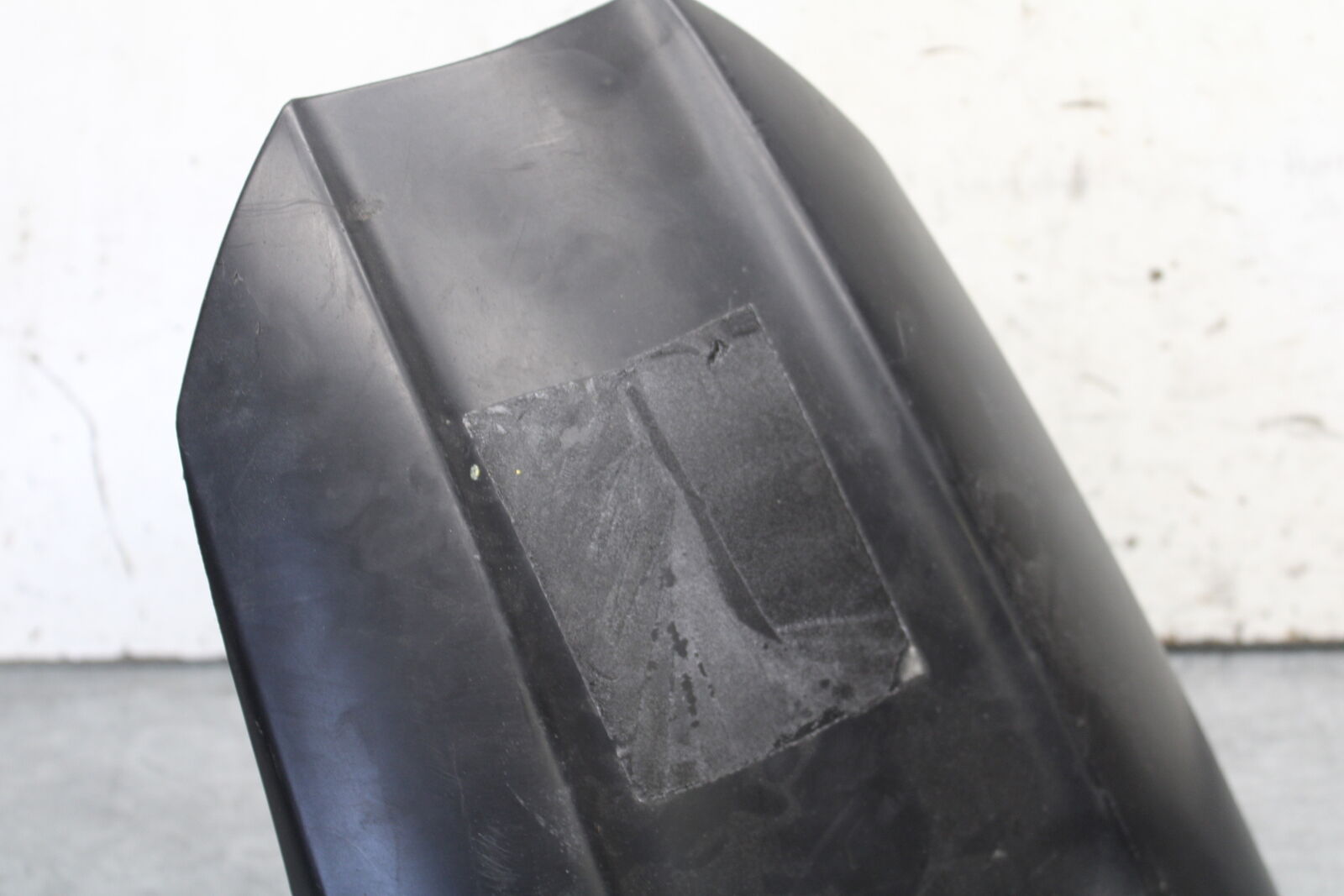 08-09 YAMAHA YZF R6S REAR BACK WHEEL TIRE HUGGER FENDER  BB690