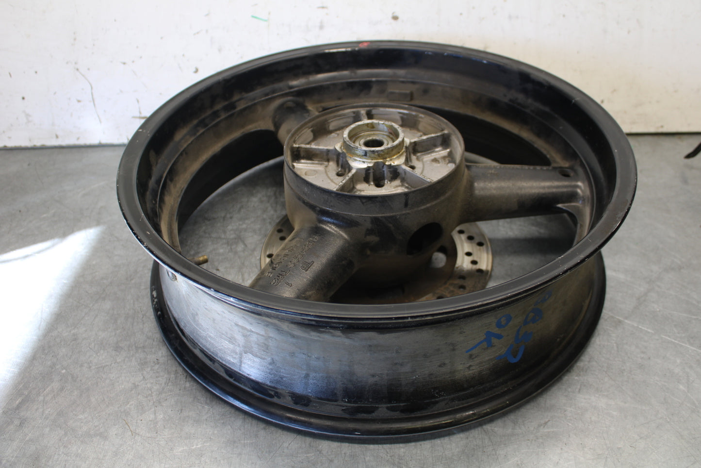04-05 SUZUKI GSXR600 REAR WHEEL BACK RIM BB32