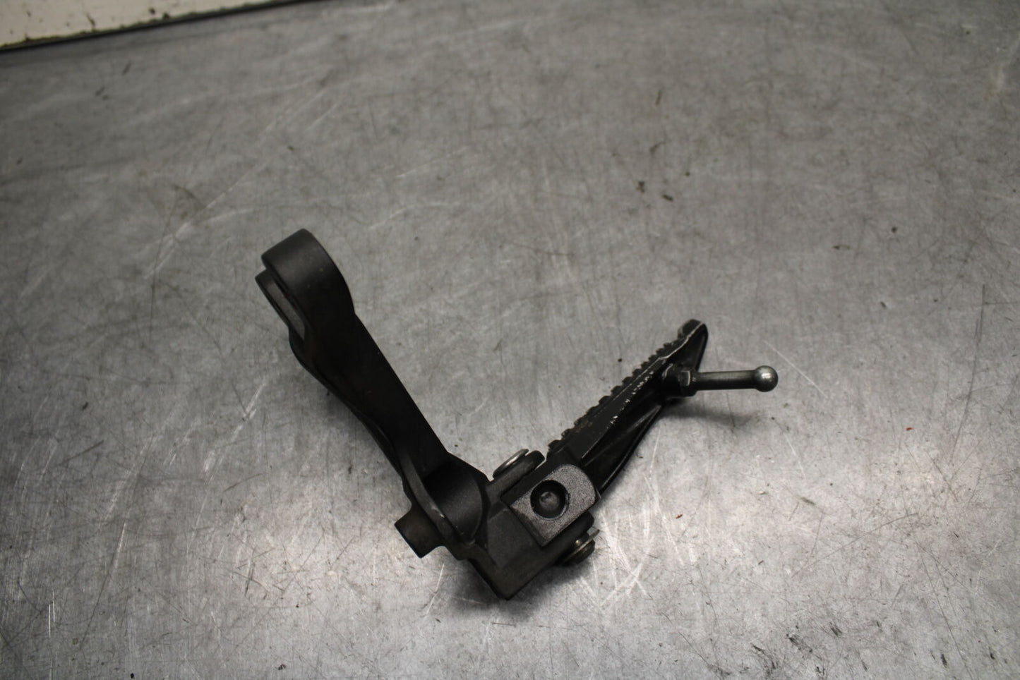 13-18 KAWASAKI NINJA ZX6R LEFT REARSET REAR SET DRIVER FOOT PEG REST STOP BB666