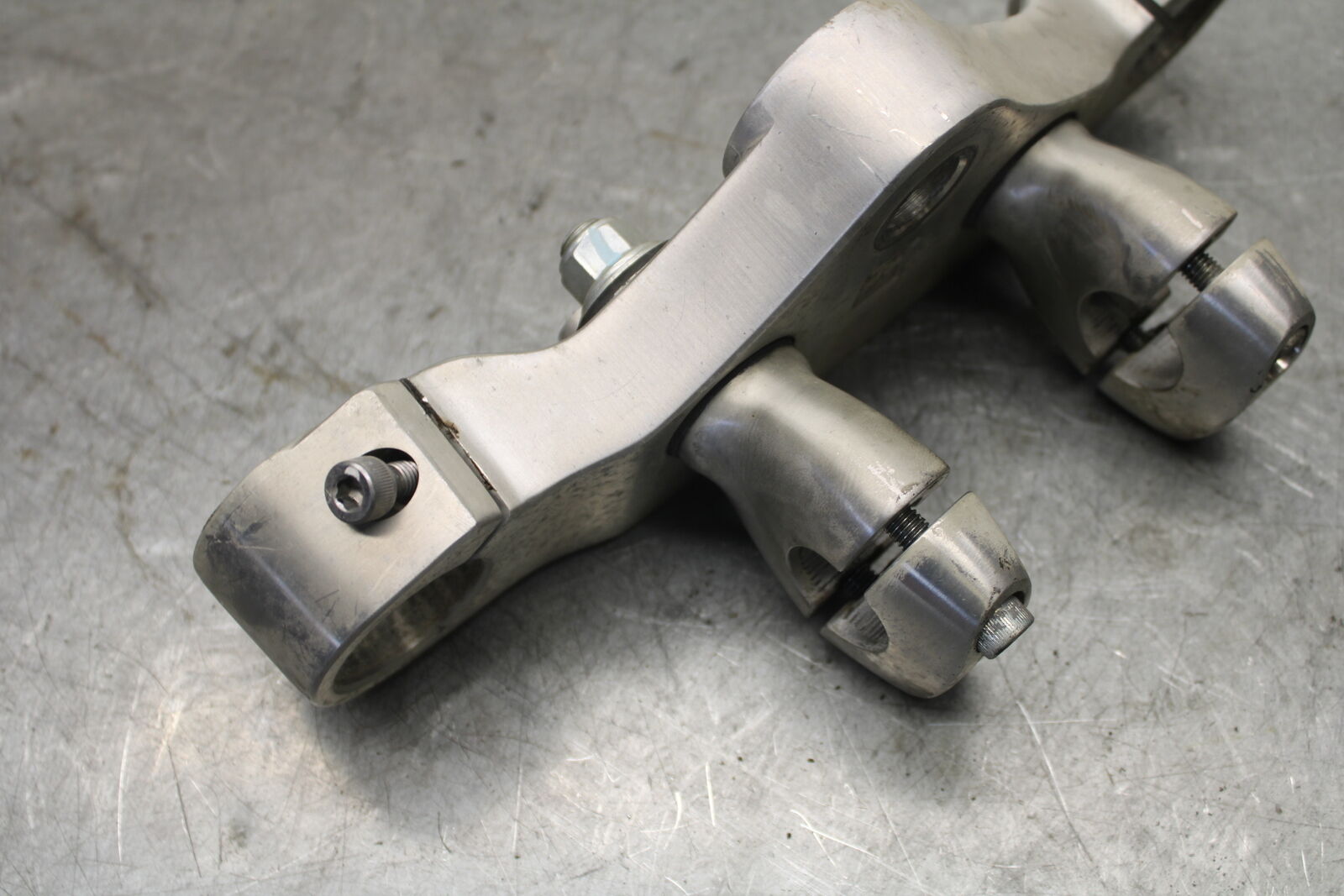 05-09 SUZUKI BOULEVARD C90 FORKS UPPER TRIPLE TREE CLAMP BB692