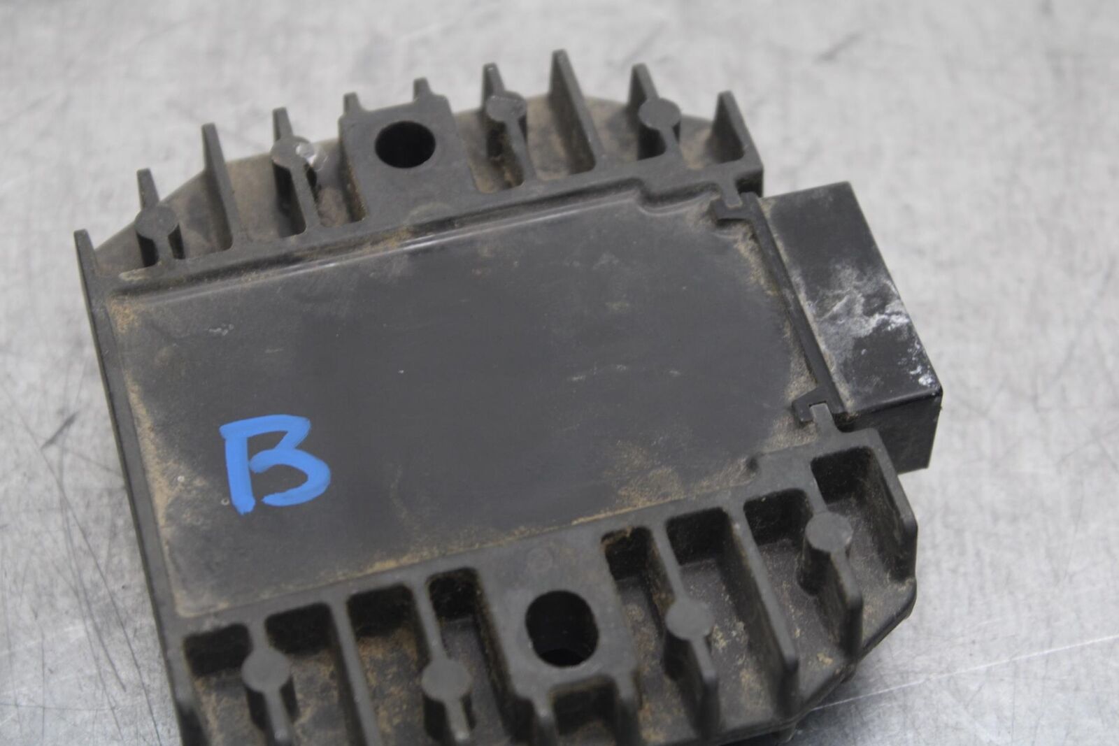 2009 Kawasaki Ninja 250R EX250J RECTIFIER VOLTAGE REGULATOR 21061-1003 BB87