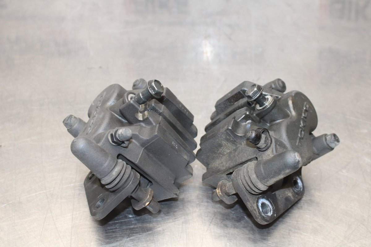 09-10 KAWASAKI ER-6N RIGHT LEFT FRONT BRAKE CALIPER SET PAIR CALIPERS BB205