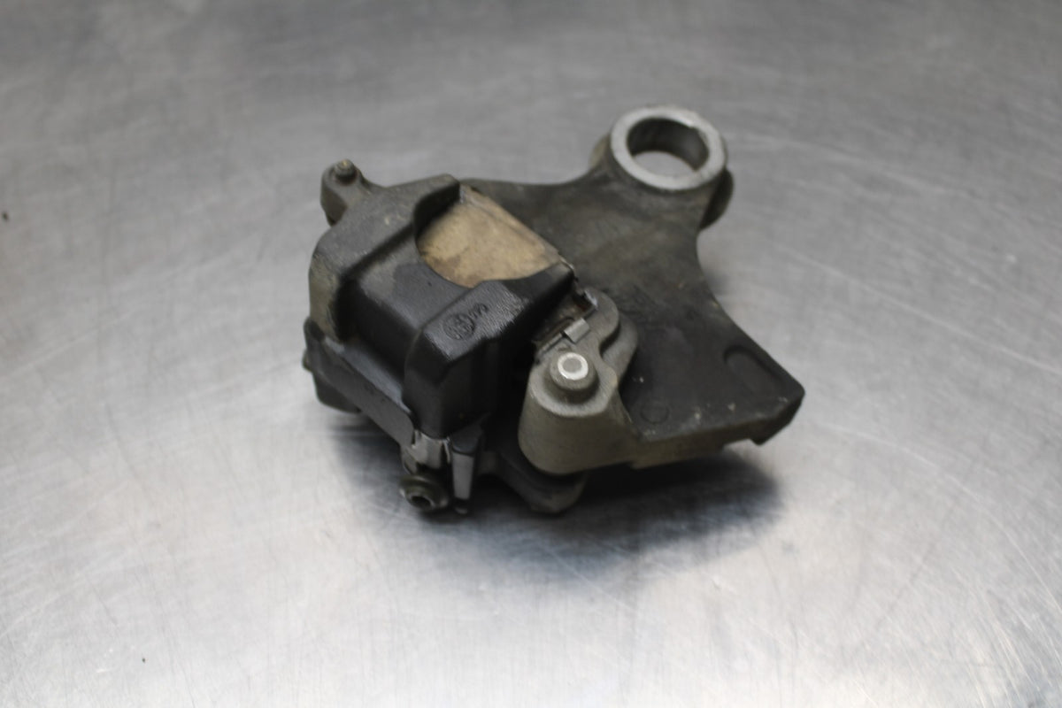 05 YAMAHA YZF R6 REAR BACK BRAKE CALIPER W MOUNT BRACKET BB858