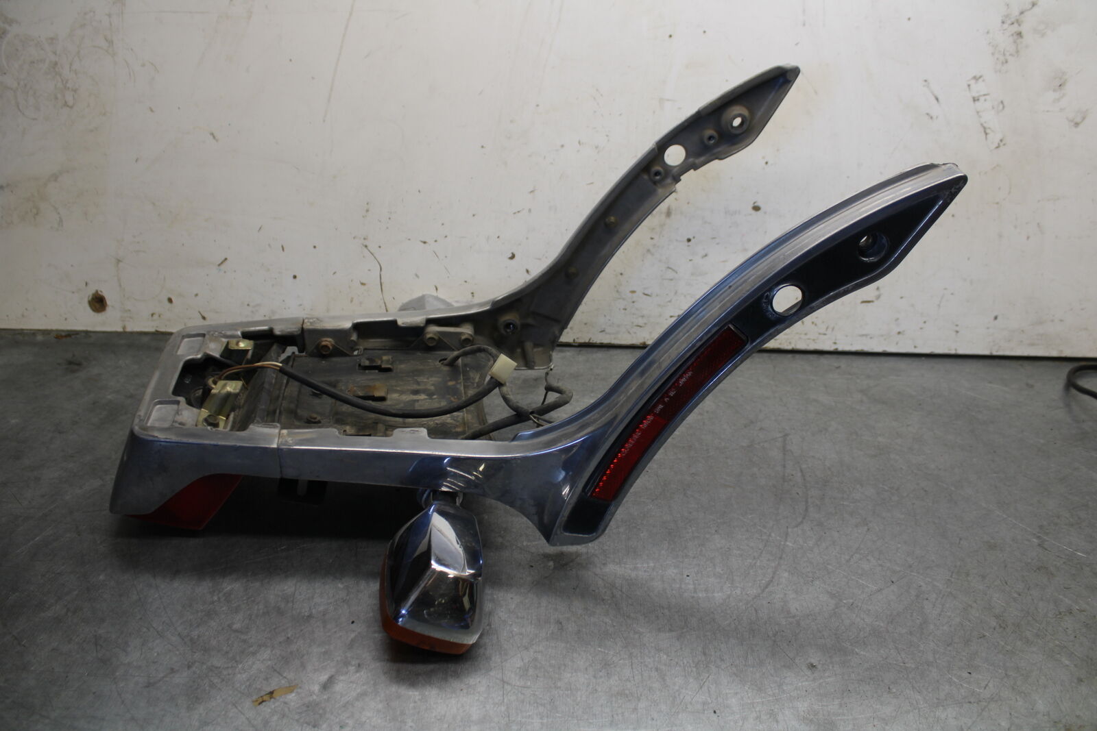 85-86 SUZUKI MADURA 1200 REAR BACK FENDER SUPPORT FRAME SUBFRAME  BB691