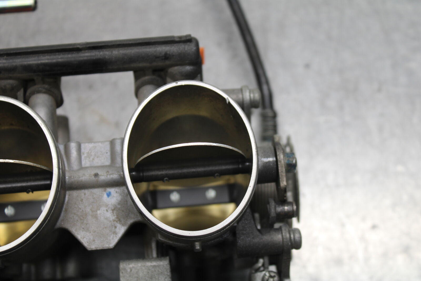 13-18 KAWASAKI NINJA ZX6R MAIN FUEL INJECTORS / THROTTLE BODIES BB118