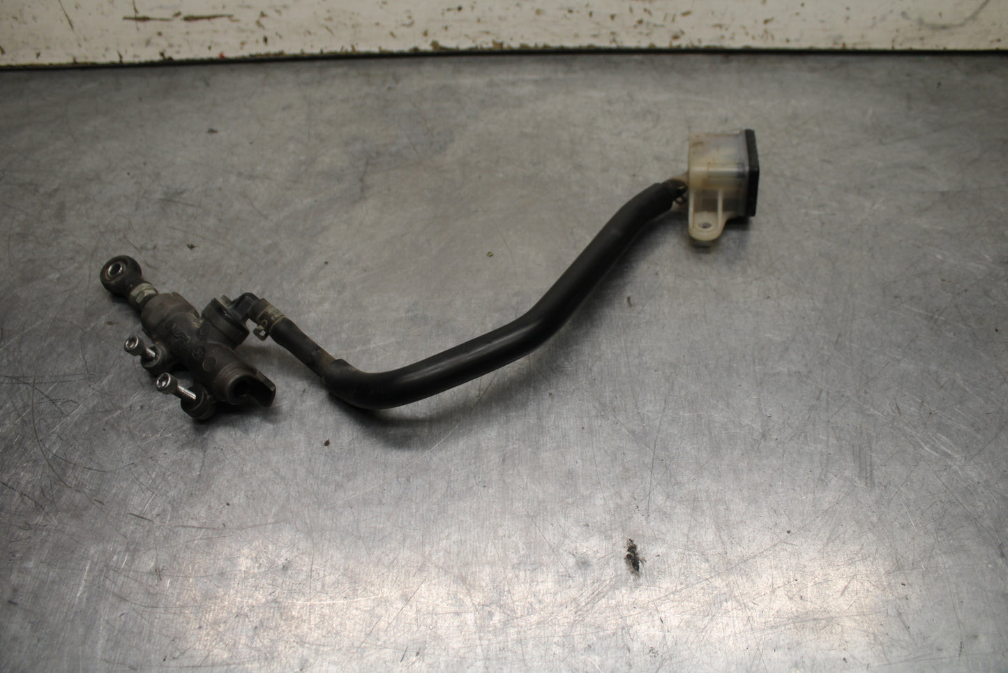 05-06 HONDA CBR600RR REAR BACK BRAKE MASTER CYLINDER W RESERVOIR BB739