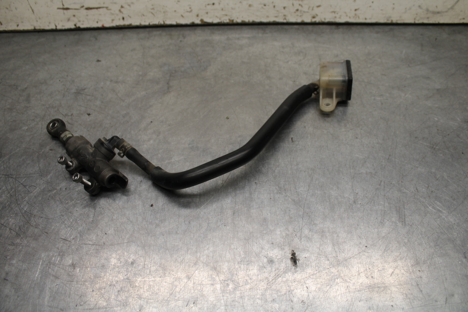 05-06 HONDA CBR600RR REAR BACK BRAKE MASTER CYLINDER W RESERVOIR BB739