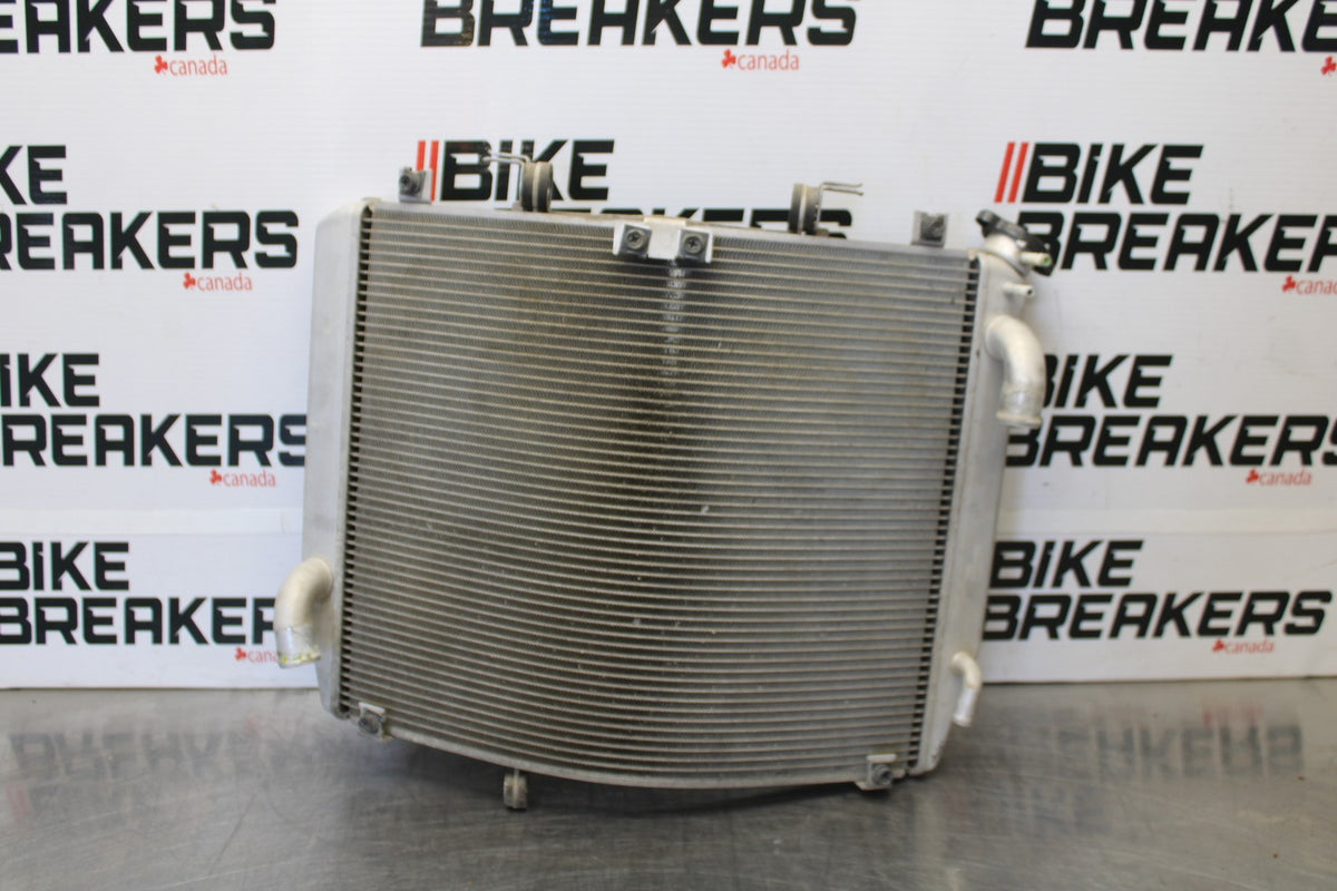 09 KAWASAKI CONCOURS 14 ZG1400B ENGINE RADIATOR MOTOR COOLING RADIATER BB875