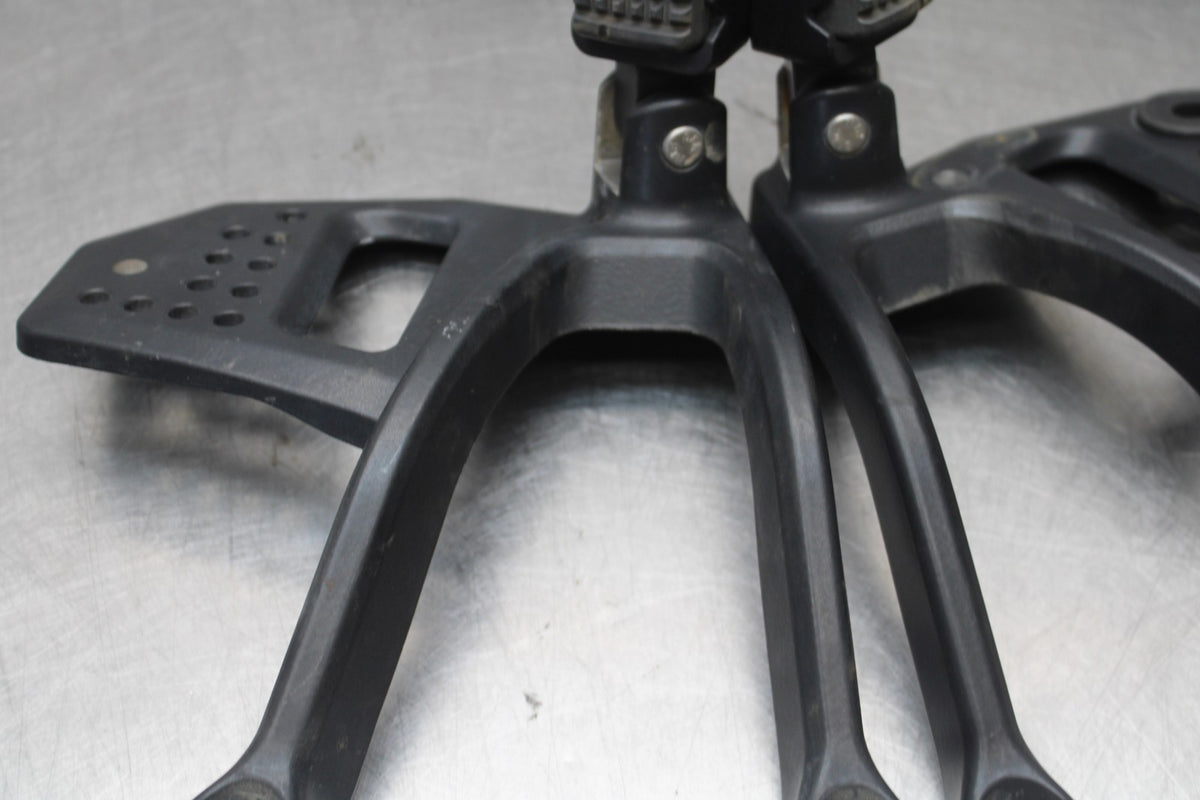 22 HARLEY-DAVIDSON PAN AMERICA 1250 REAR BACK PASSENGER PEG SET PAIR BB910