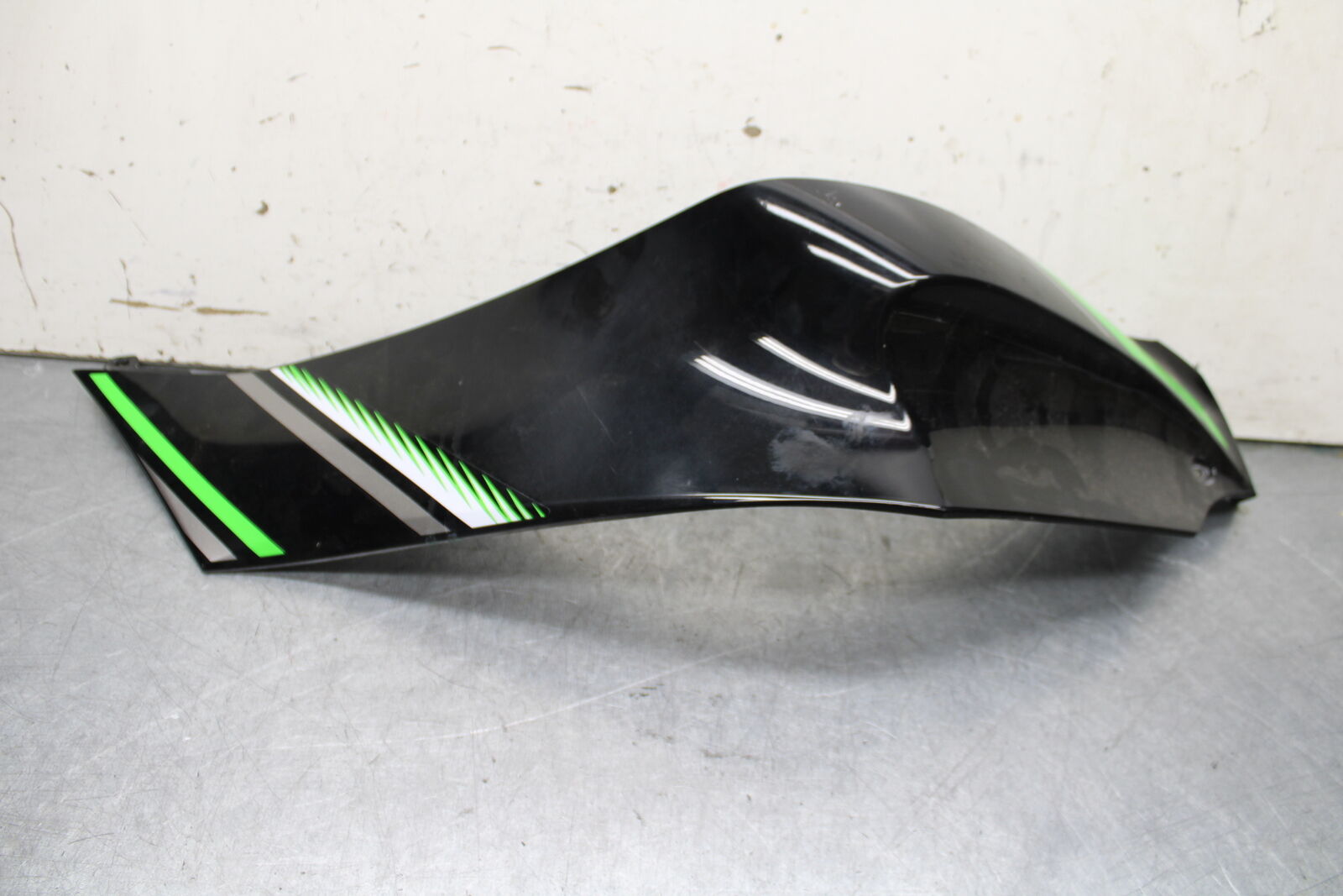 16 KAWASAKI NINJA ZX10R RIGHT FRONT SIDE SEAT PANEL TRIM COWL FAIRING BB650