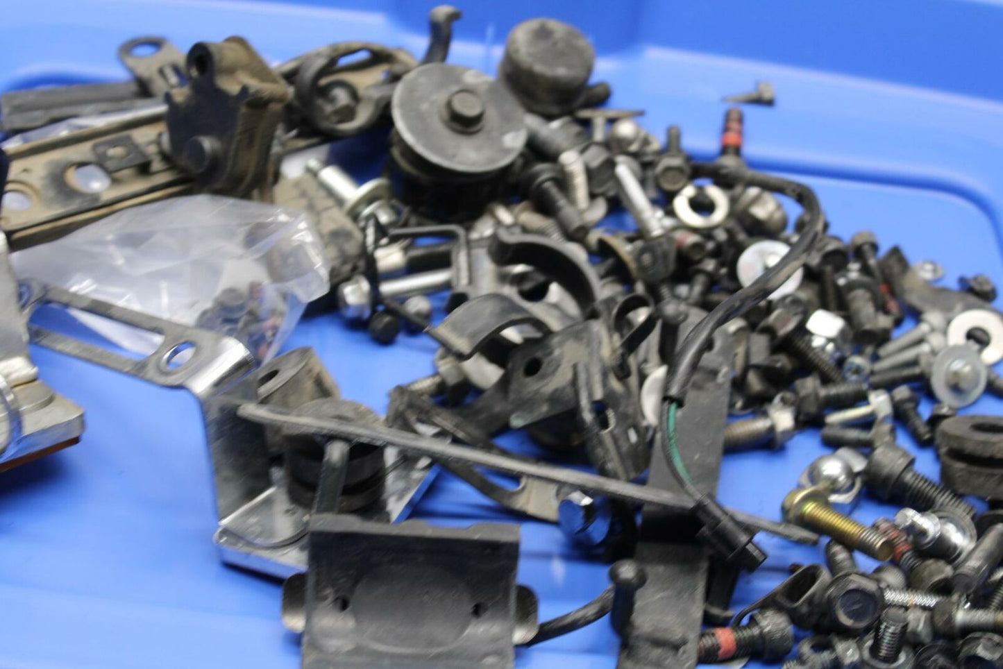 05-08 KAWASAKI VULCAN 1500 VN1500N CLASSIC BOLTS HARDWARE BB343