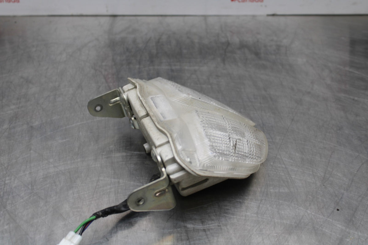 06-07 SUZUKI GSXR 600 REAR TAIL TAILLIGHT BACK BRAKE LIGHT BB178
