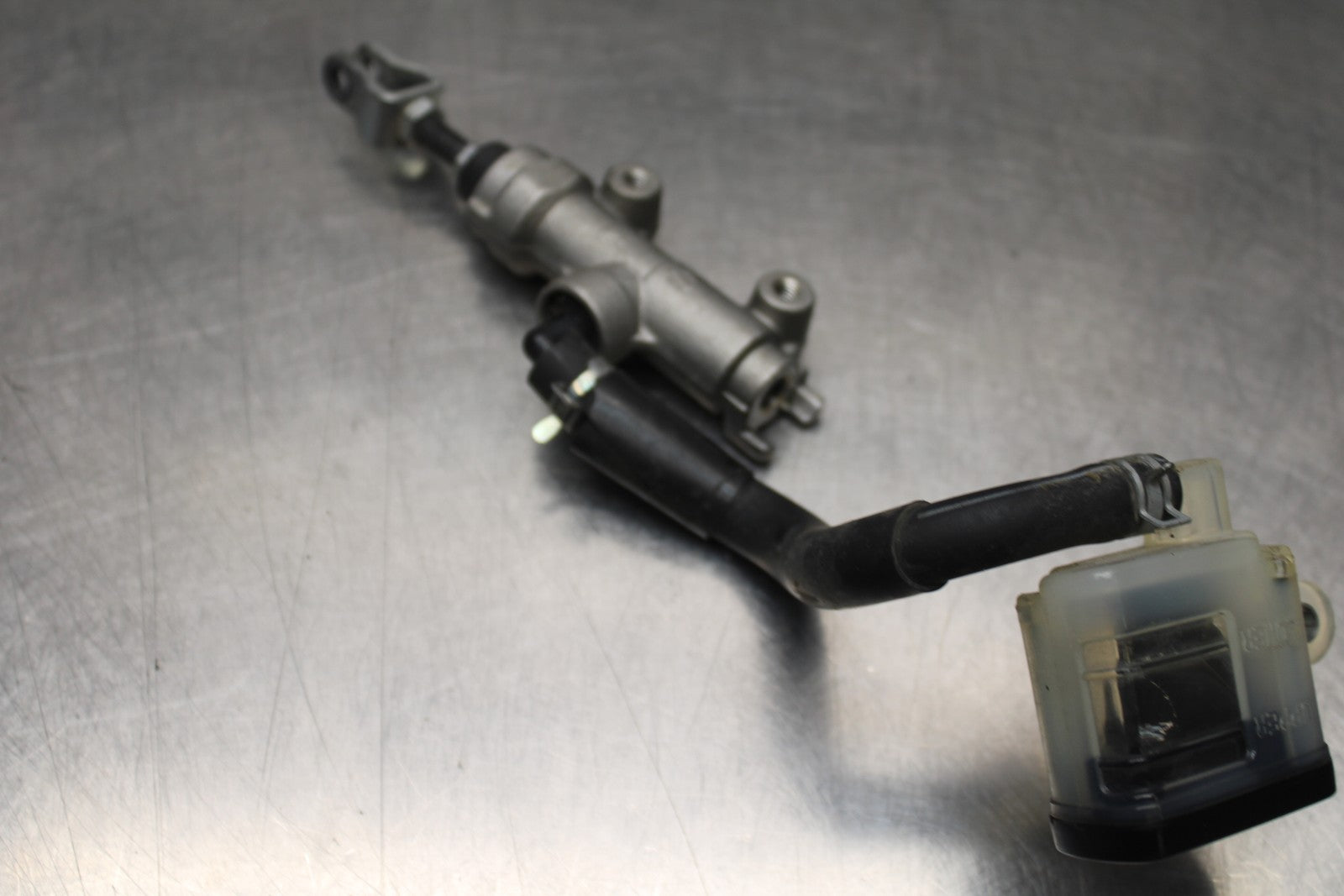 08-10 SUZUKI GSXR 600 REAR BACK BRAKE MASTER CYLINDER W RESERVOIR BB202