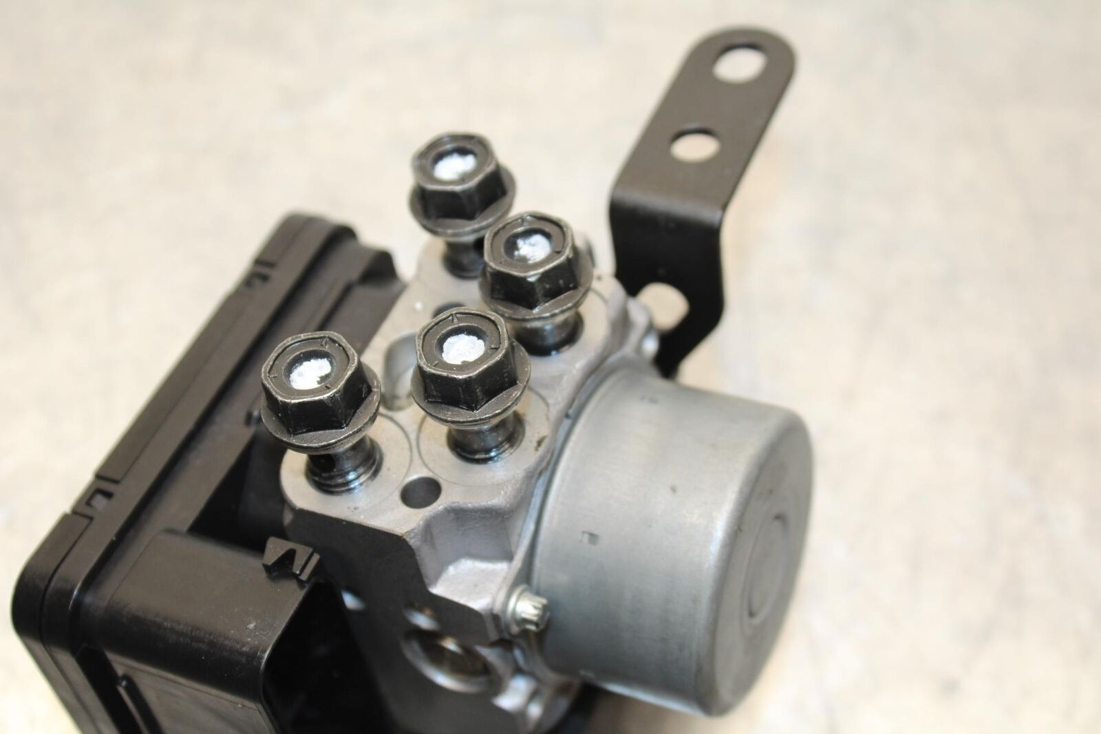 19-22 KAWASAKI Z400 ABS PUMP UNIT MODULE BB70