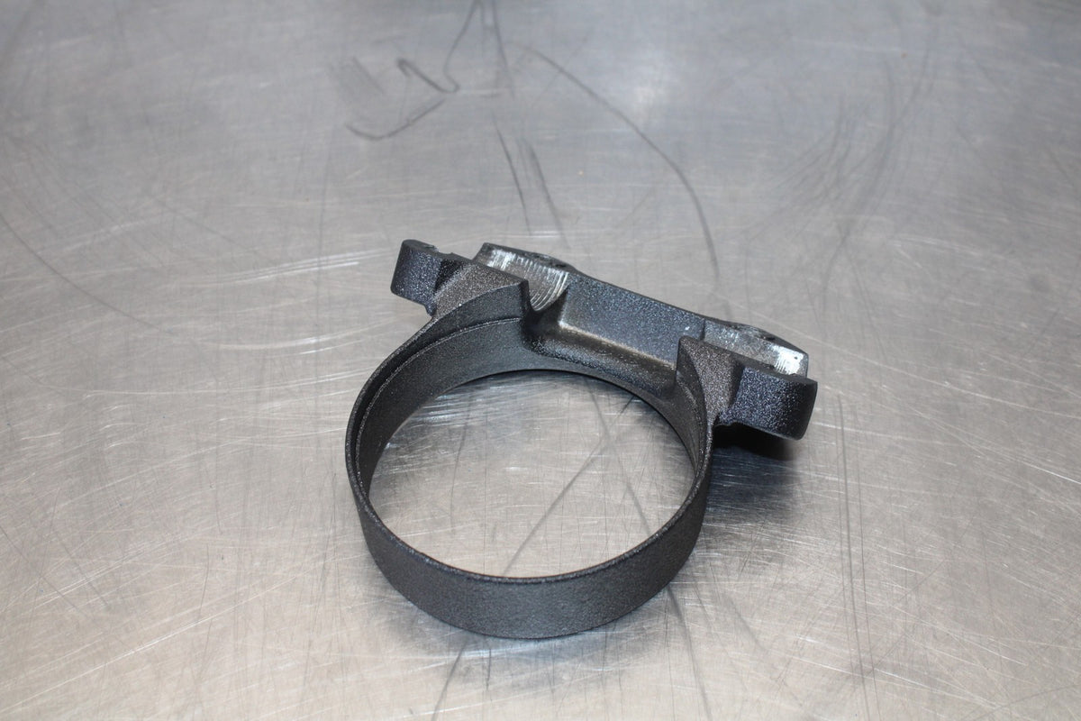 22 HARLEY-DAVIDSON SOFTAIL HANDLEBAR RISER CLAMP GAUGE HOLDER BB859