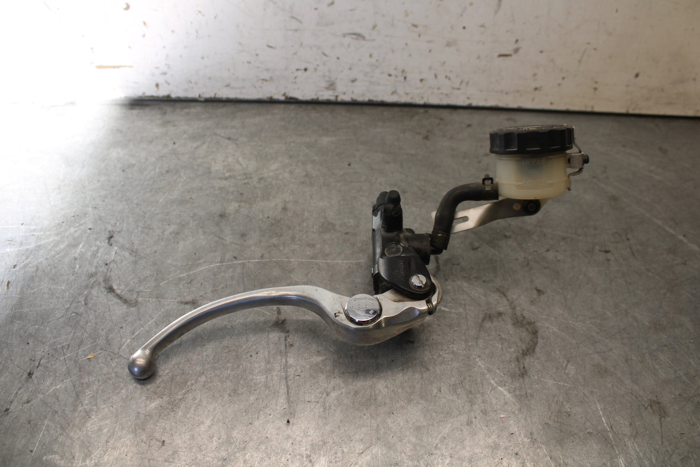 07-08 TRIUMPH DAYTONA 675 FRONT BRAKE MASTER CYLINDER w/ LEVER T2025700 BB685