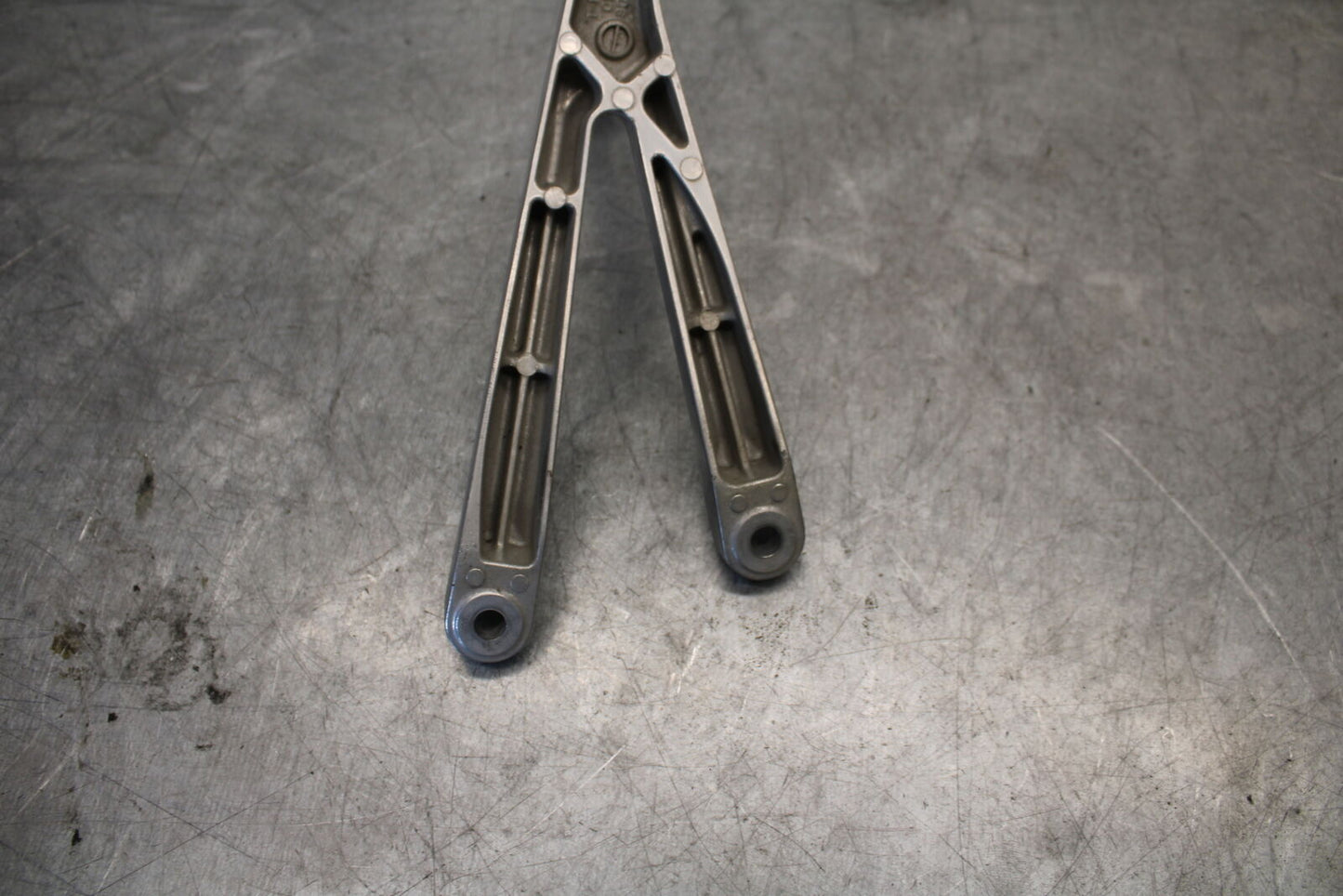 05-06 HONDA CBR600RR LEFT REAR PASSENGER PEG 50730-MEL-305 50730-MEL-D00 BB655 