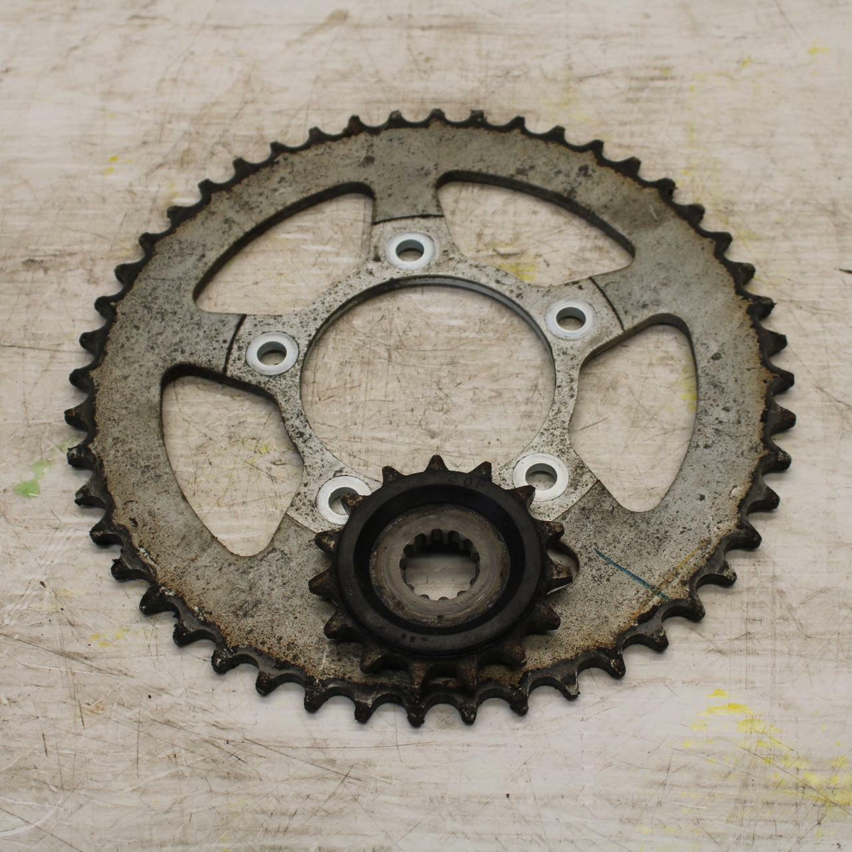 07-12 SUZUKI BANDIT 650F REAR BACK SPROCKET FRONT BB280