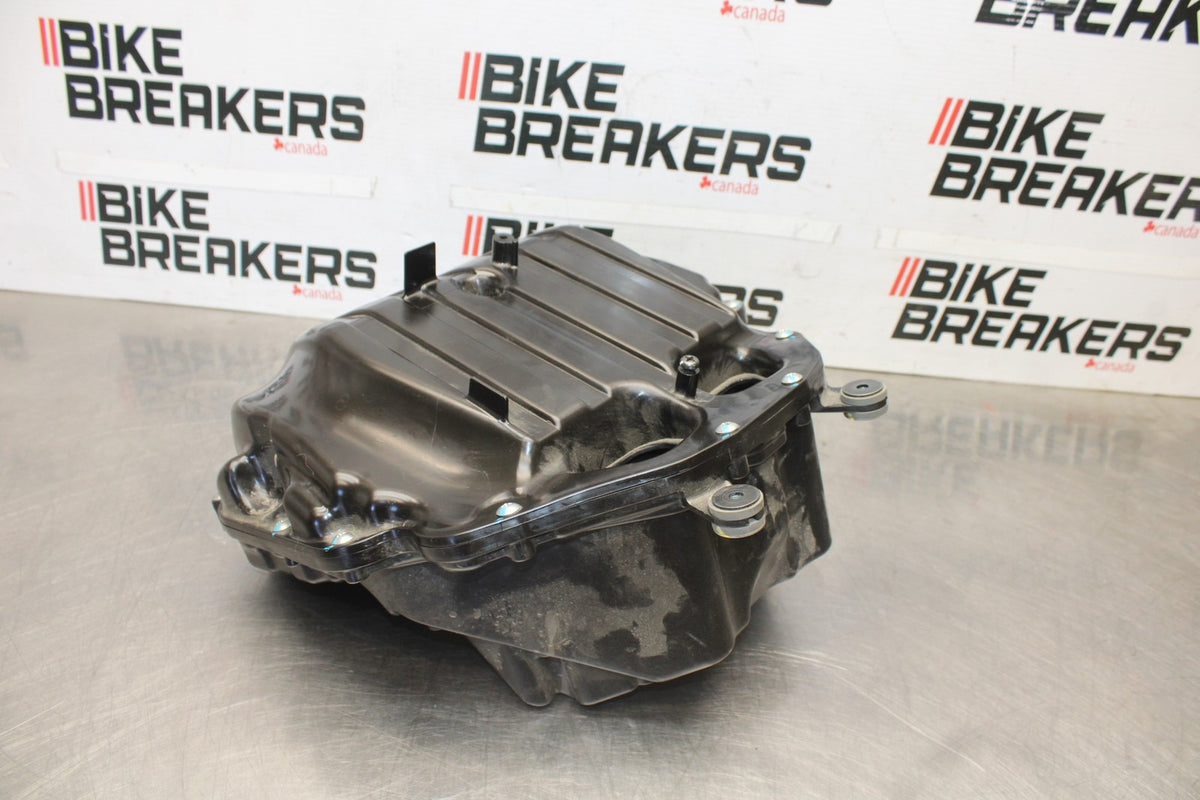 25 KAWASAKI Z900 AIRBOX AIR INTAKE FILTER BOX BB928