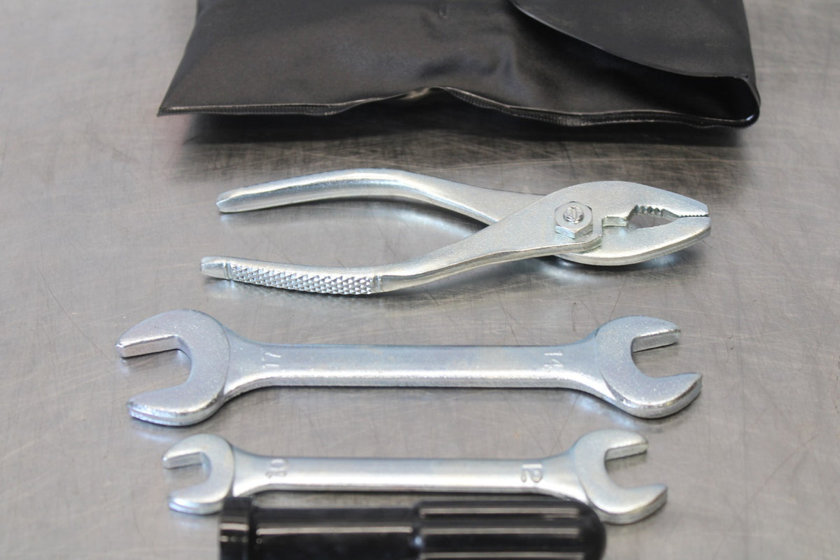 11-26 SUZUKI GSXR750 STOCK TOOLS OEM TOOL BAG KIT SET BB882