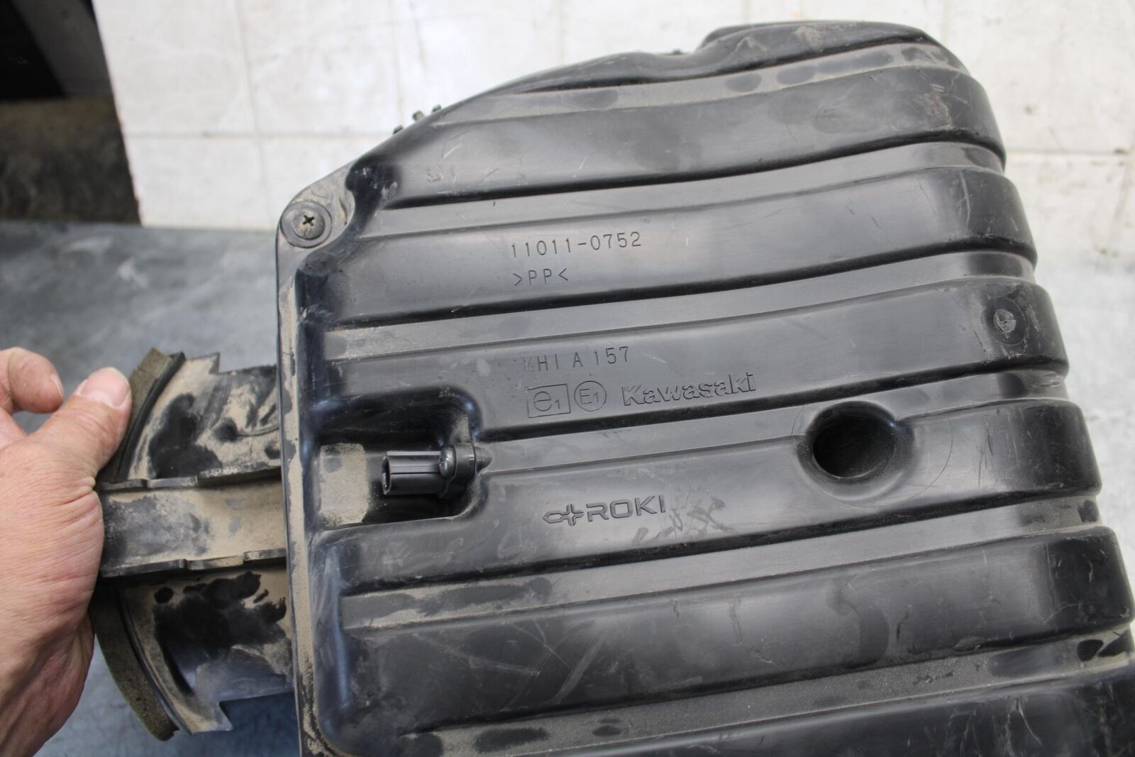 19-20 KAWASAKI NINJA ZX6R ZX636 AIRBOX AIR INTAKE FILTER BOX 11010-0893 BB528