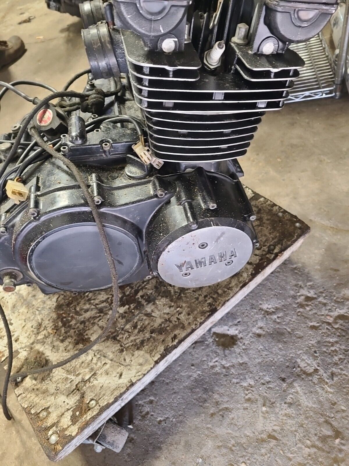 1977 Yamaha XS750 ENGINE MOTOR BB554