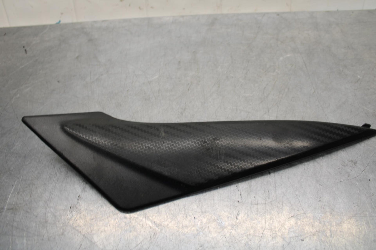 11-23 SUZUKI GSXR 600 RIGHT INNER FAIRING COWL PANEL TRIM OEM BB582