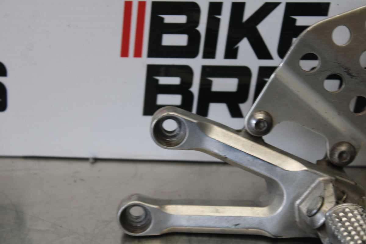 06-07 HONDA CBR1000RR LEFT REARSET REAR SET DRIVER FOOT PEG REST STOP BB166