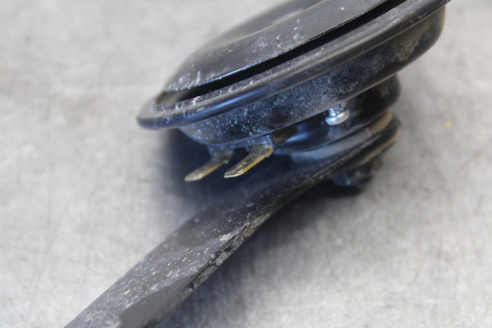 11-24 SUZUKI GSXR750 HORN SIGNAL BB687